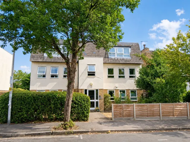 Flat 3, 55 Cleveland Road, London, London, E18 2AE, photo 1