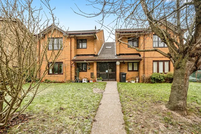 Coulson Way, Burnham, Slough, photo 1