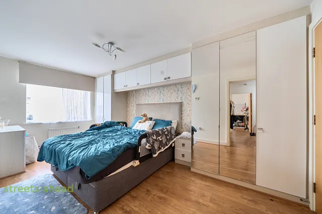 Watson Place, London, SE25, photo 2