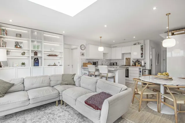 Juniper Gardens, SW16, photo 1