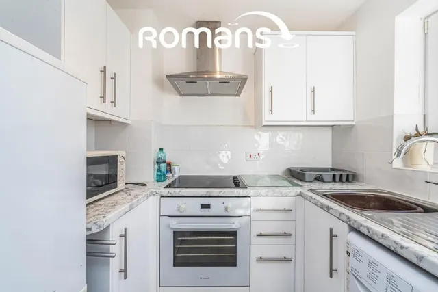 Carshalton Way, Lower Earley, RG6, photo 2