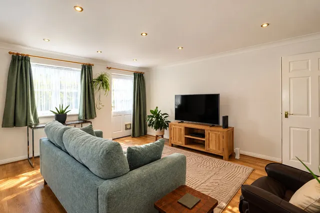 Kingsway, Woking, GU21, photo 3