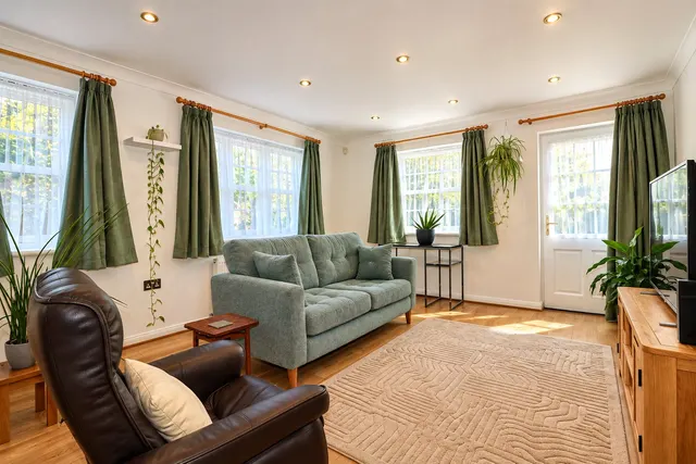 Kingsway, Woking, GU21, photo 2
