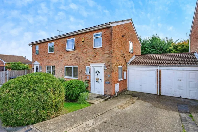 Hickling Close, Luton, Bedfordshire, LU2, photo 1