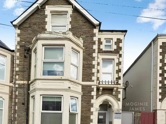 Colum Road, Cardiff, CF10, photo 1