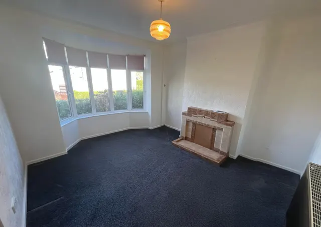 Photo 3 — Belvoir Crescent, Lisburn, BT28