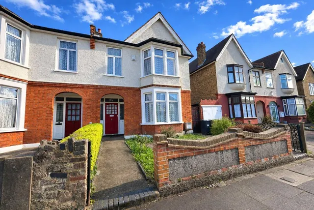 Newquay Road, London, SE6, photo 1