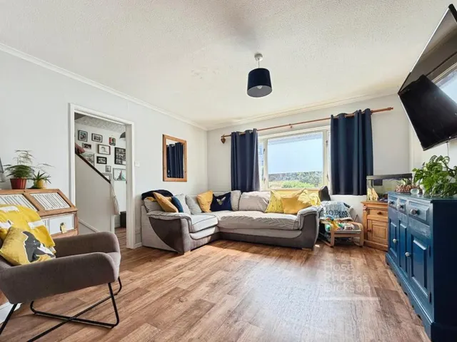 Hillcrest Road, Rookley, PO38, photo 2