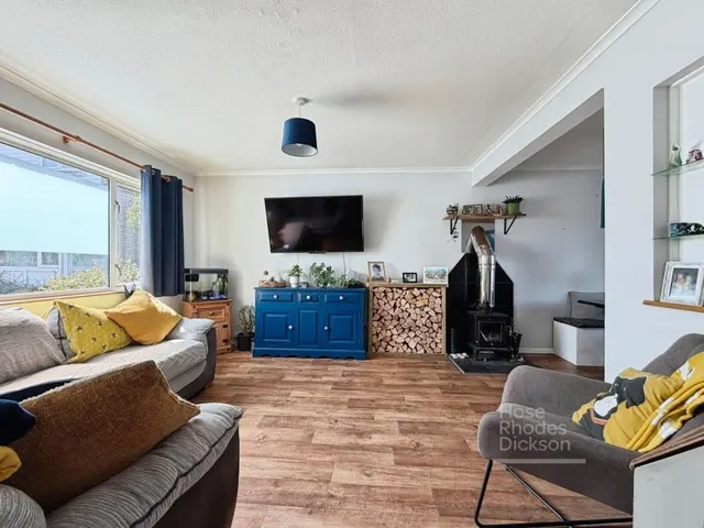 Hillcrest Road, Rookley, PO38, photo 3