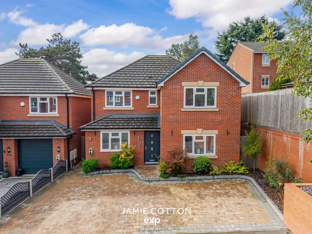 Ashbourne Ridge, Halesowen, B63, photo 1