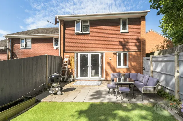 Murrell Road, Ash, GU12, photo 1