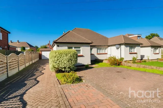 Meadow Way, Dartford, DA2, photo 1