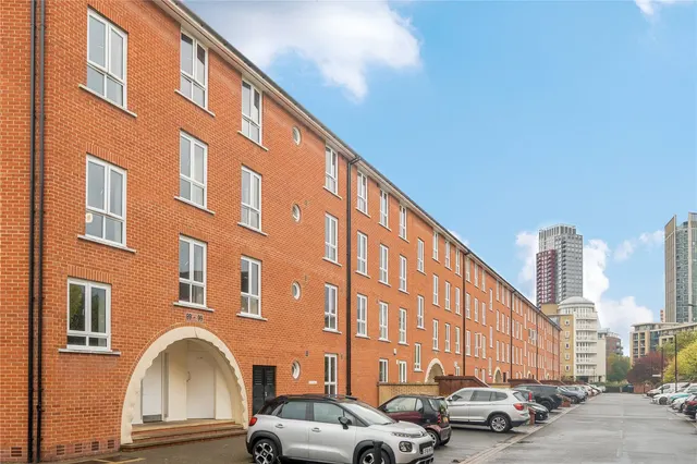 Garter Way, London, SE16, photo 1