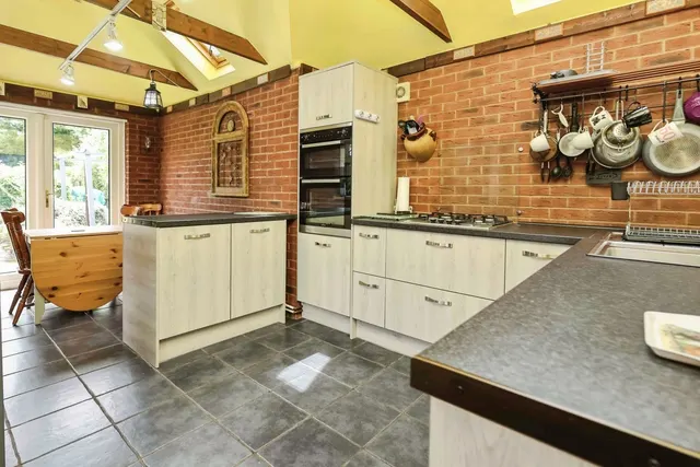 The Crest, Birmingham, B31, photo 2
