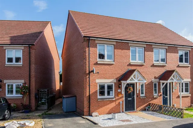 Well Spring Close, Finedon, photo 1