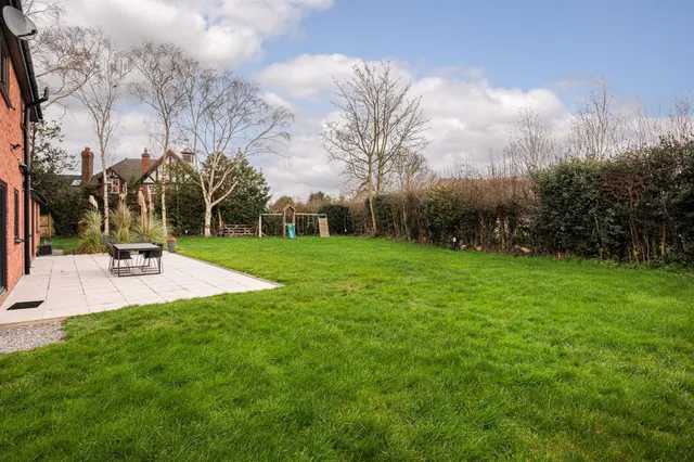 Bunbury Heath, Tarporley, photo 3