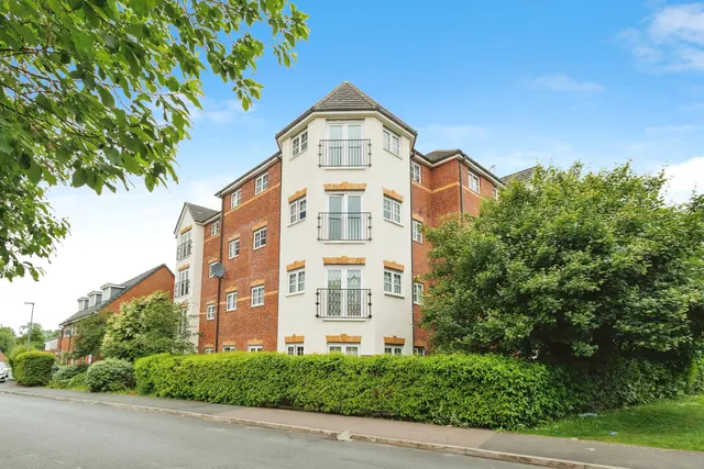 16 Larch Gardens, Manchester, Greater Manchester, M8, photo 1