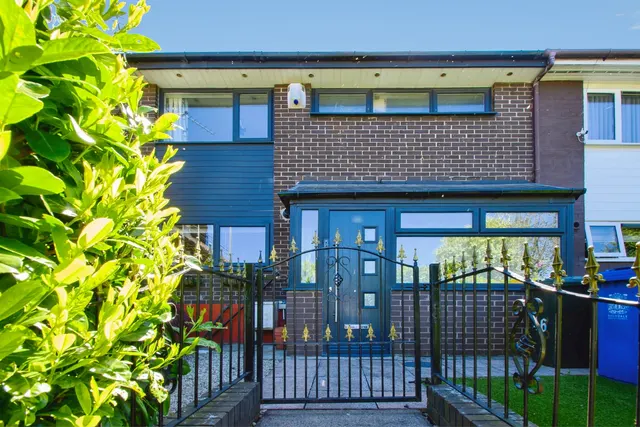 Fern Close, Manchester, photo 1