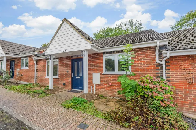 Brickfield Farm Close, The Beeches, DA3, photo 1