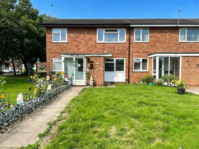 Oakthorpe Gardens, Tividale, Oldbury, B69 2LF, photo 1