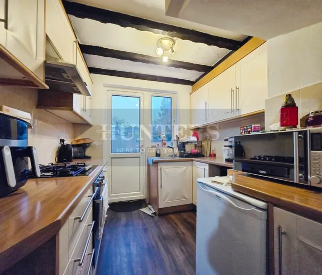 Teignmouth Close, Queensbury, Edgware, HA8 6BG, photo 1