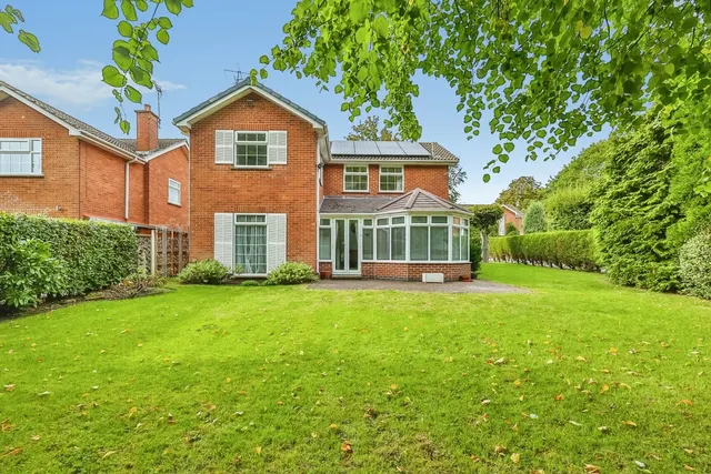 Alwood Grove, Clifton Village, NG11, photo 1