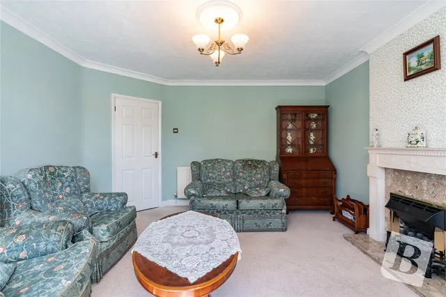 Photo 2 — Brookmans Close, Upminster, RM14
