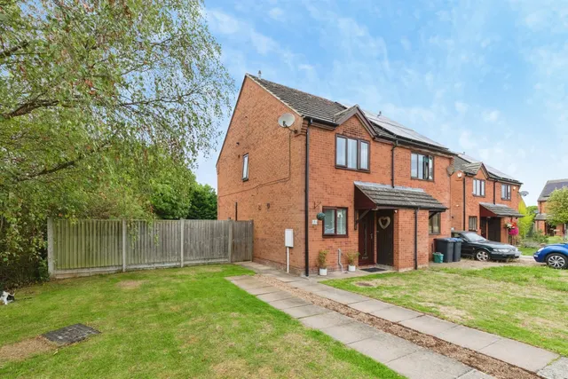 Photo 2 — Russell Close, Long Itchington, Southam