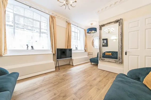 Middle Street, EC1A, photo 3