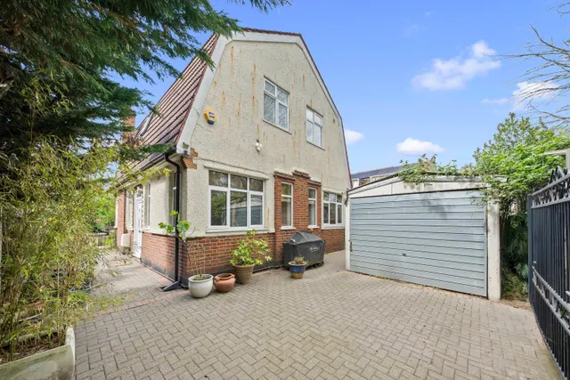 Boscombe Road, WORCESTER PARK, Surrey, Worcester Park, KT48PJ, photo 1