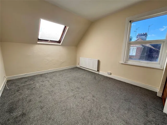 Brighton Road, Purley, CR8, photo 3