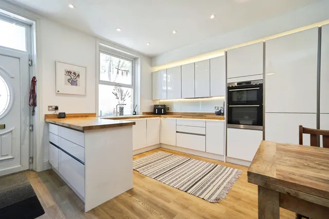 Henry Terrace, Yeadon, LS19, photo 2