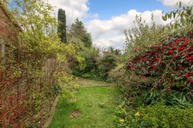 Photo 3 — Langley Avenue, Hemel Hempstead, Hertfordshire, HP3 9NS