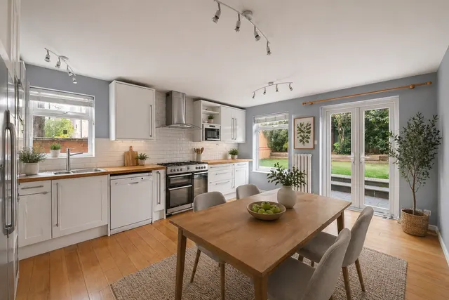 Photo 2 — Grove Avenue, Hanwell, W7 3EX