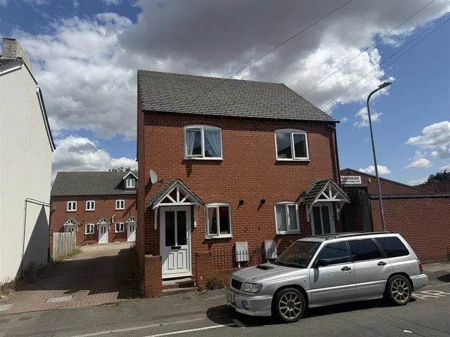 All Saints Road, Burton-On-Trent, DE14, photo 1