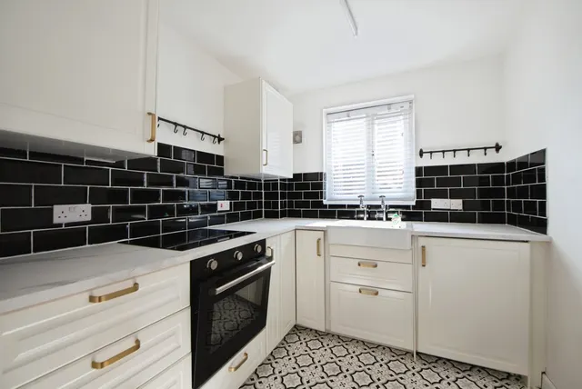 Whiteacres Close, Gosport, PO12, photo 1