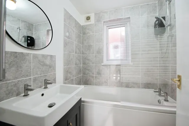 Whiteacres Close, Gosport, PO12, photo 2