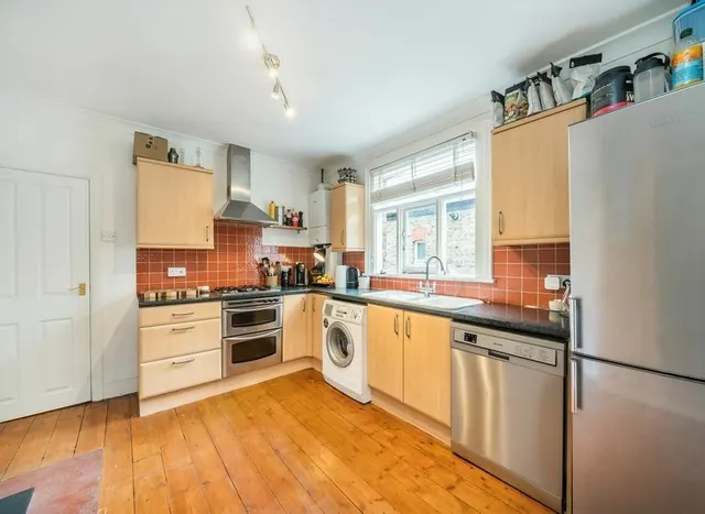 Photo 3 — Eastwood Street, Streatham, SW16