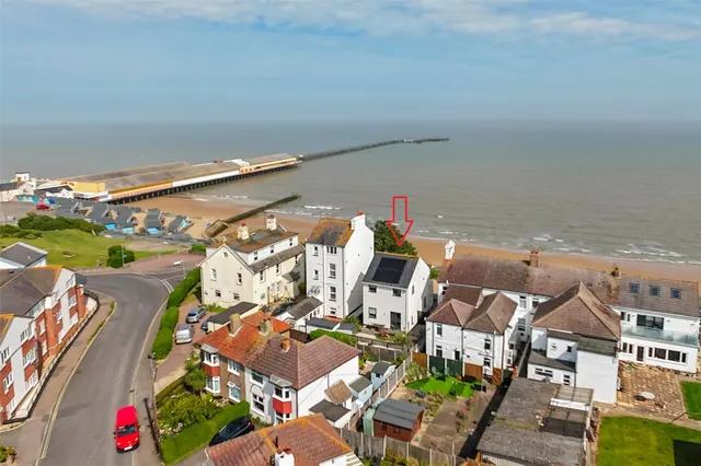 Southcliff Parade, Walton on the Naze, CO14, photo 3