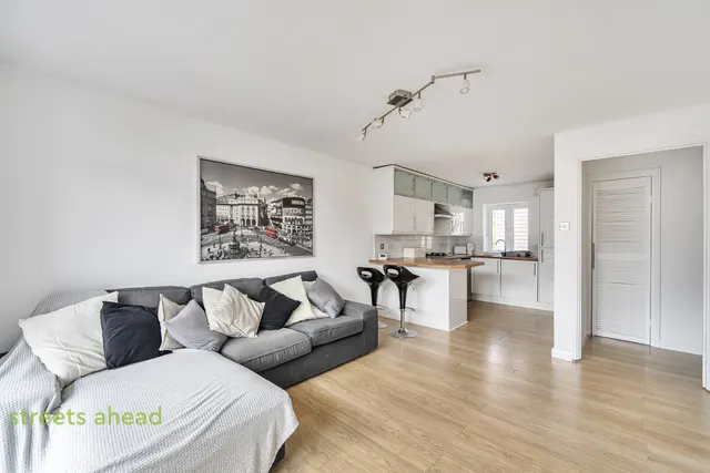 Derwent Road, London, SW20, photo 2