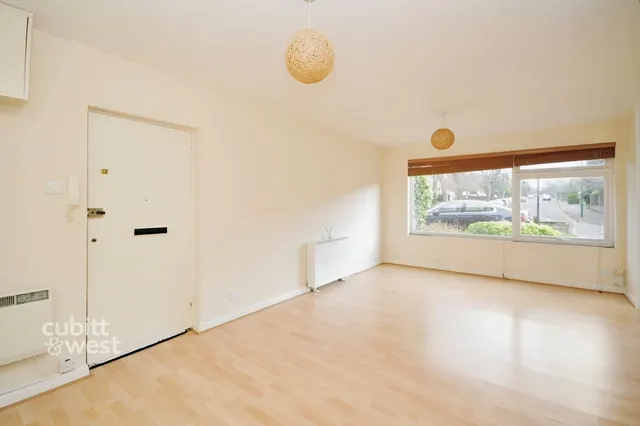 Mulgrave Road, Belmont, SM2, photo 2