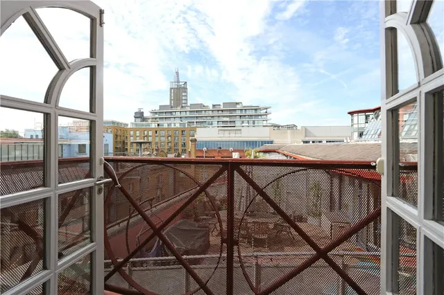 Photo 3 — Gainsford Street, London, SE1