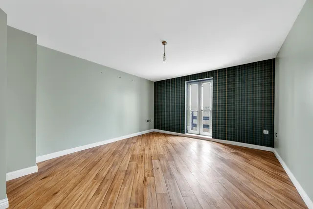 Photo 2 — Flat 5, 37 Broomfield Street, London, E14 6BX