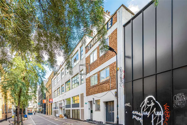 New Inn Yard, London, EC2A, photo 2