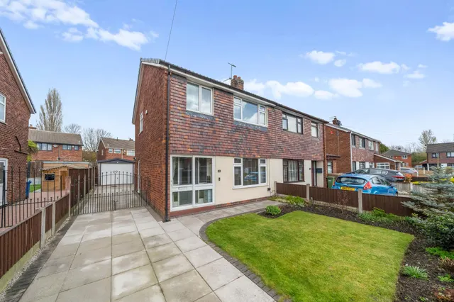Thanet Grove, Leigh, Leigh, WN7 1JL, photo 1