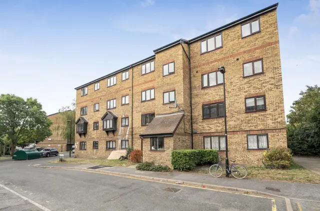 Caradon Close, London, E11, photo 1