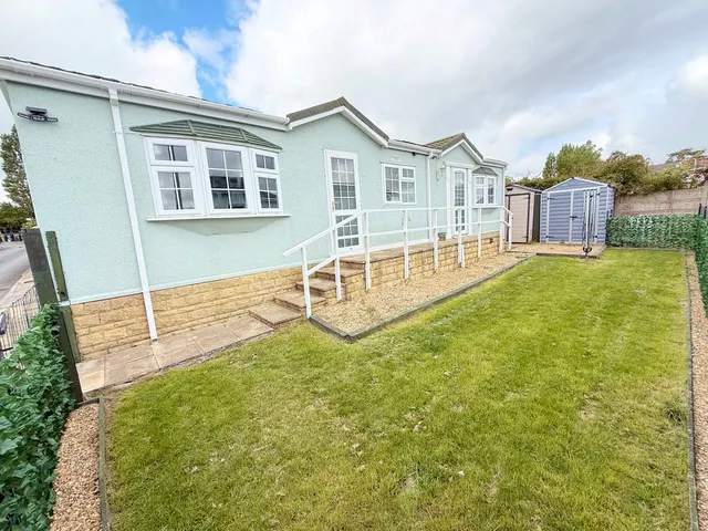 Cheveley Park, Grantham, photo 1