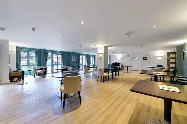 Kingston Road, Raynes Park, SW20, photo 3