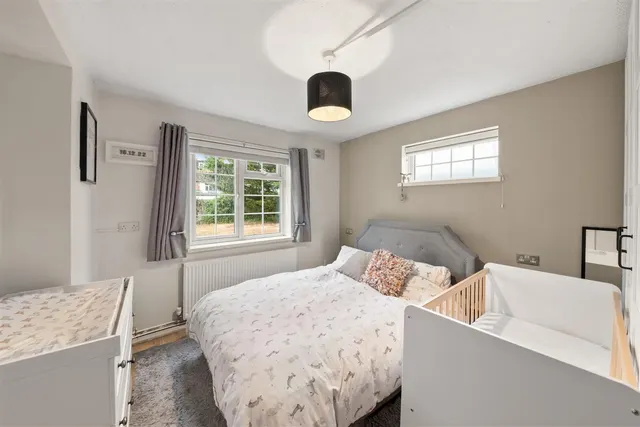 Seymour Gardens, Eastcote, photo 3