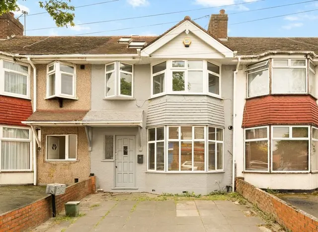 Bilton Road, Greenford, UB6, photo 1